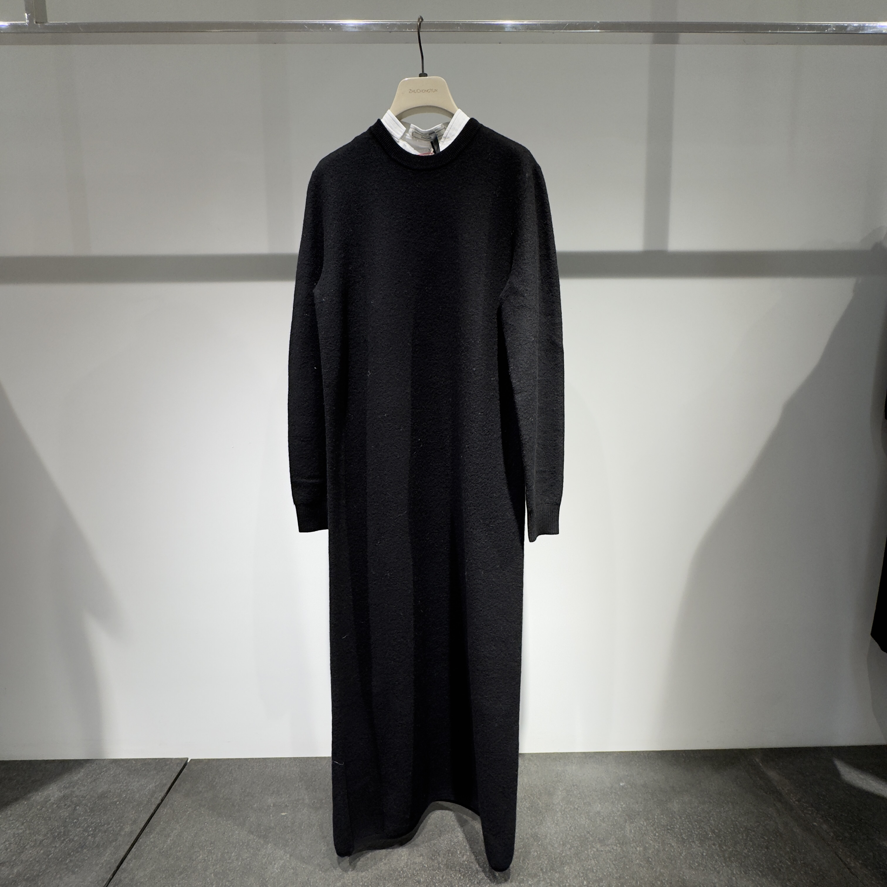 冬季新款长款针织连衣裙可拆卸领口设计