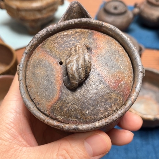 没有一个人可以度过一条河暇疵