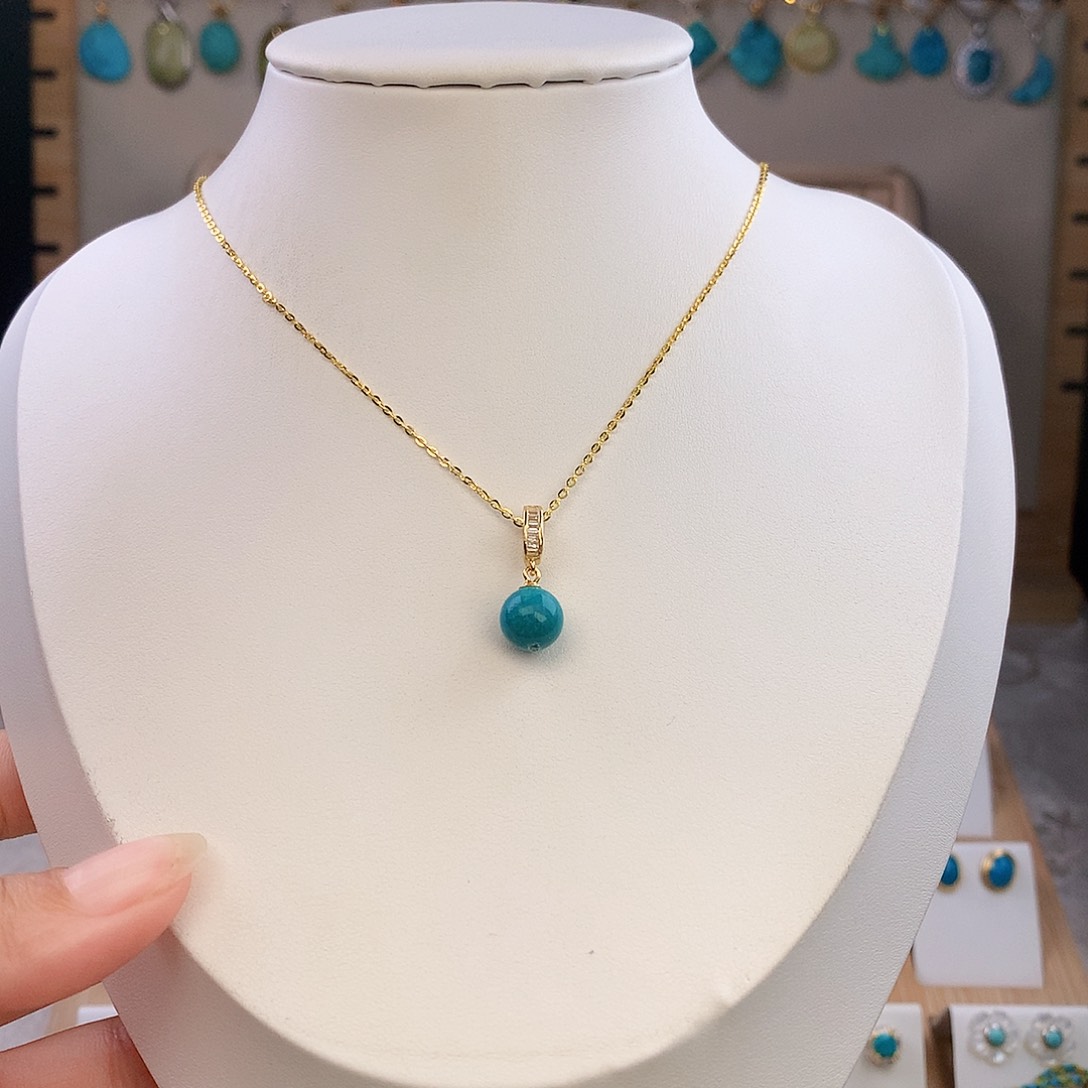 未镶嵌绿松石颈饰