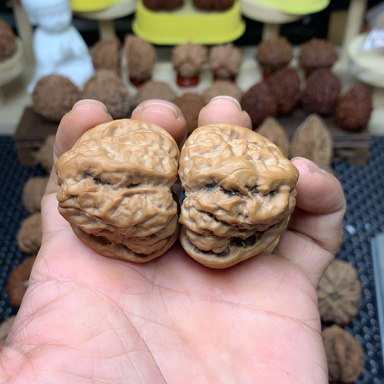 【闪购商品】文玩核桃把件虚****n全品4开背蛤蟆头43左右