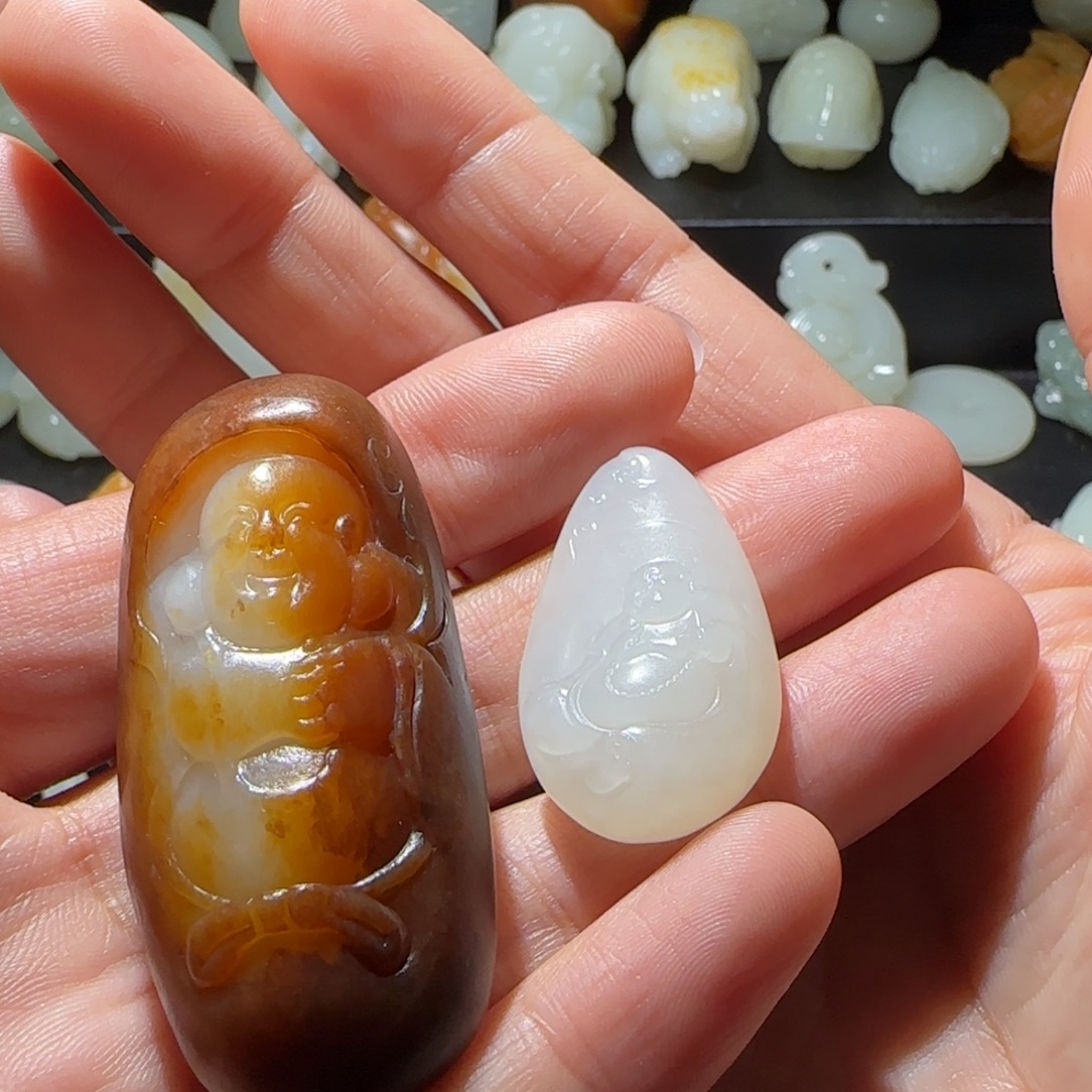 凡***宇和田玉未镶嵌颈饰