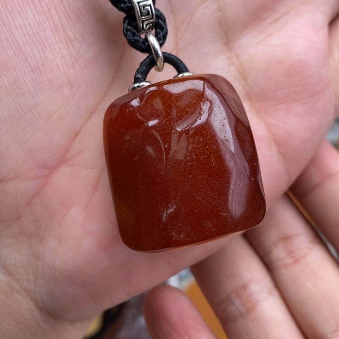 琥珀吊坠(赠链)未镶嵌