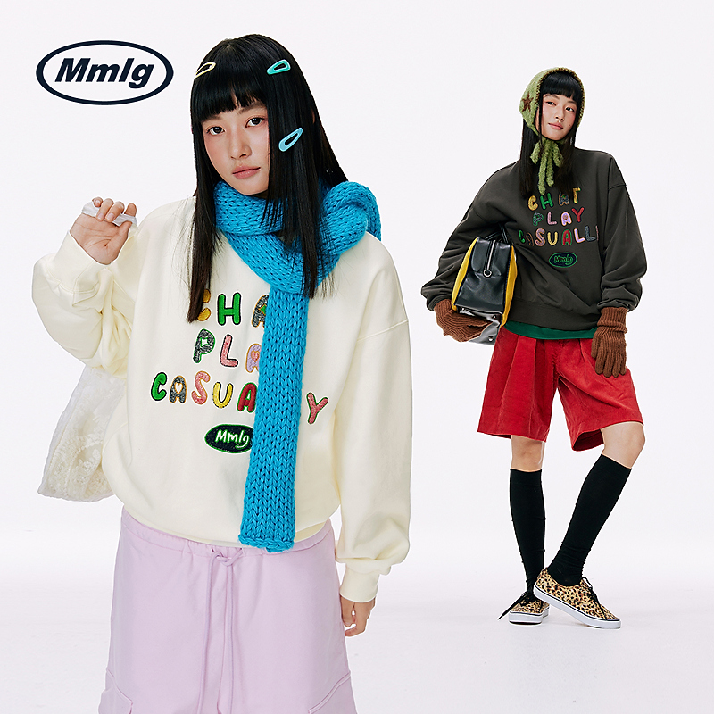 Mmlg女版圆领加绒卫衣2025冬季款彩色字母刺绣上衣俏皮韩系FQA097