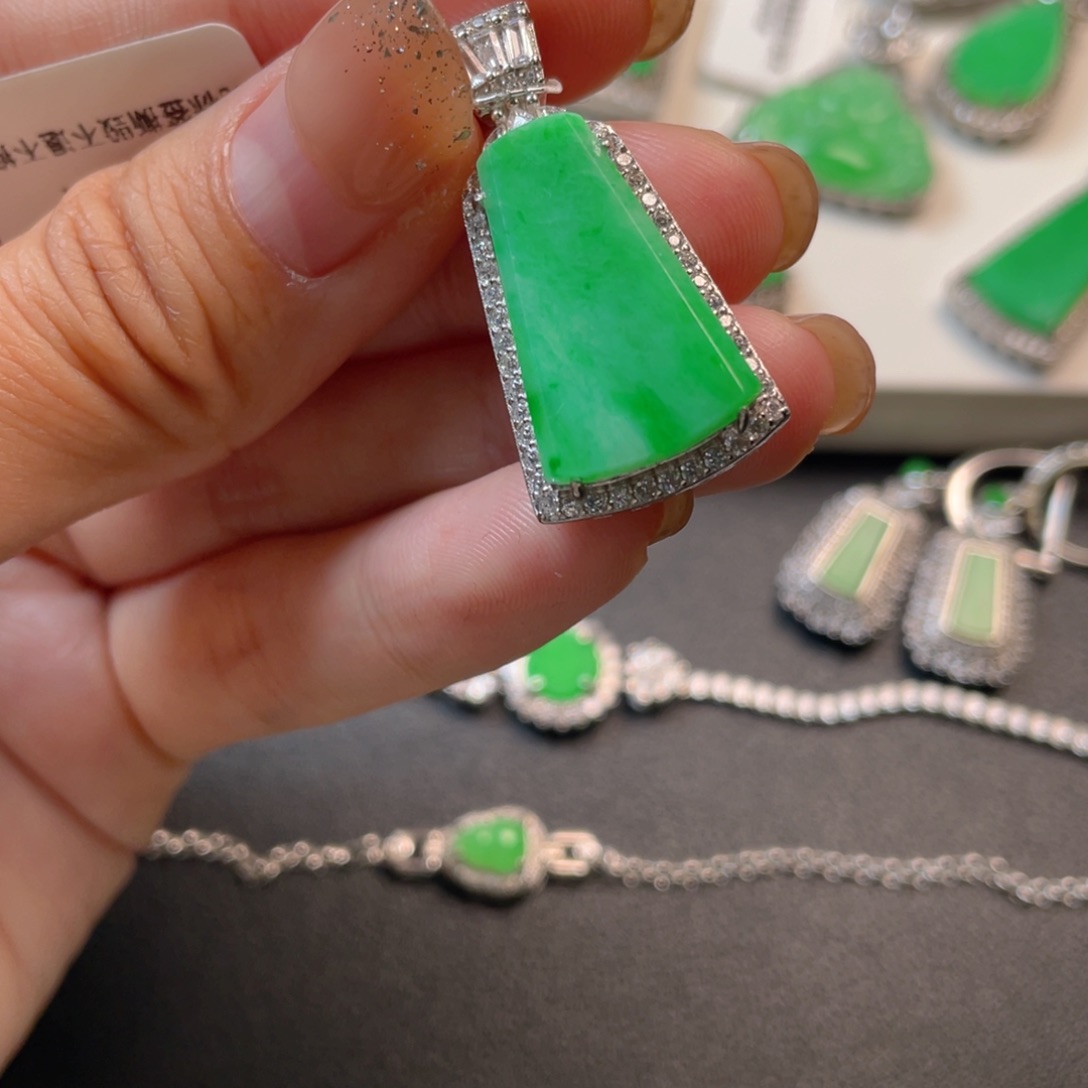 翡翠吊坠(不含链)银S925镶嵌