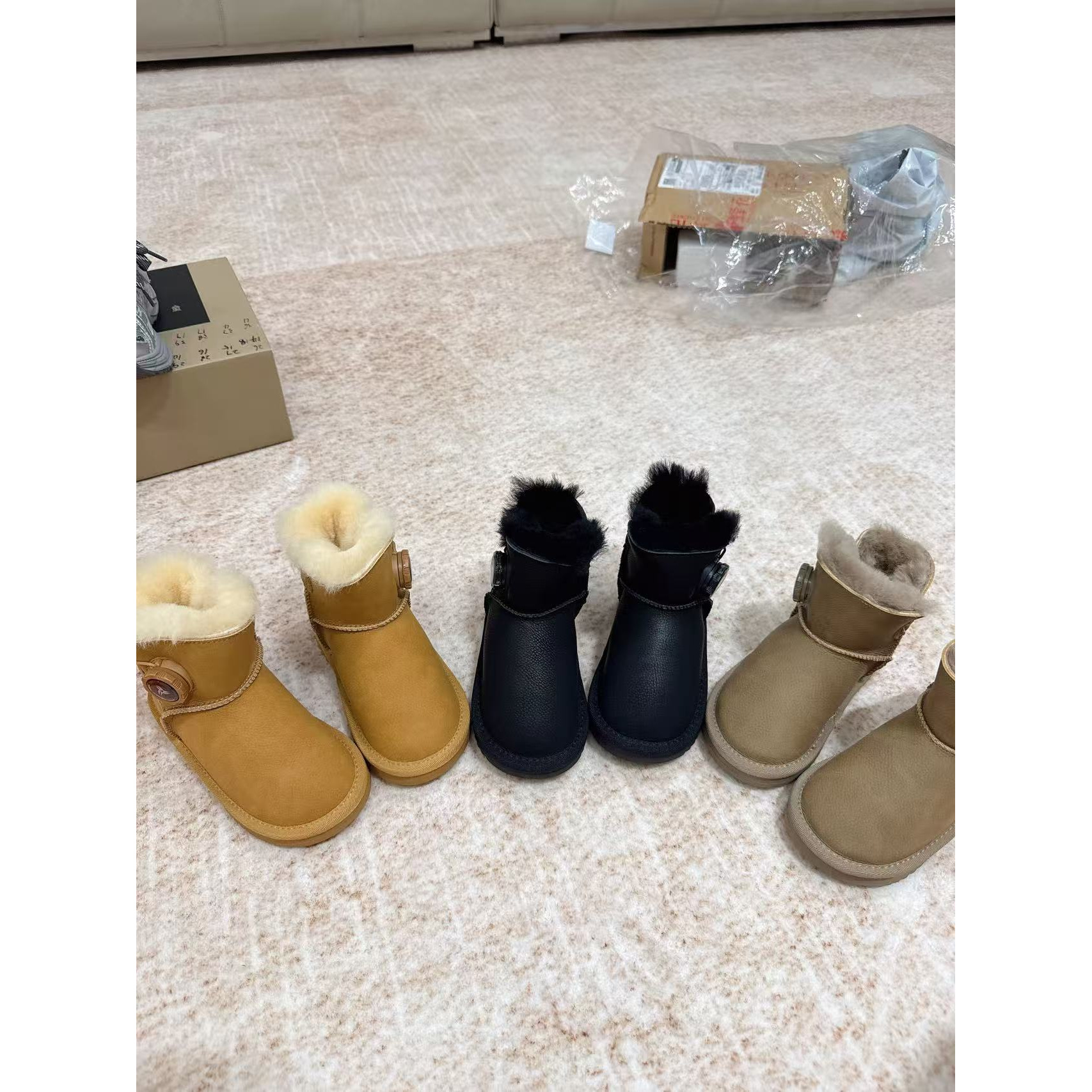 B901儿童时尚百搭羊毛纽扣雪地靴