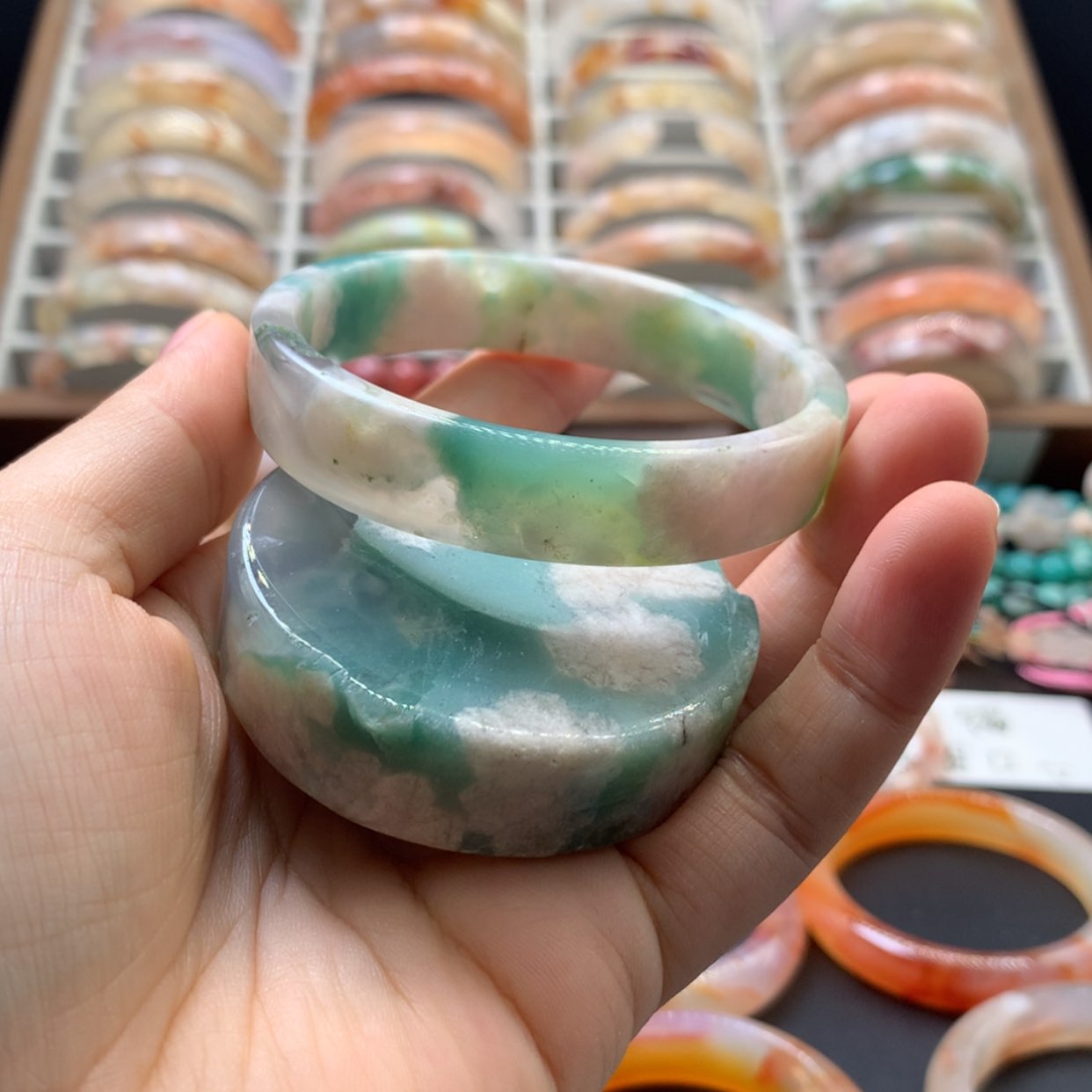 【闪购商品】玛瑙/玉髓耳钉未镶嵌京*?