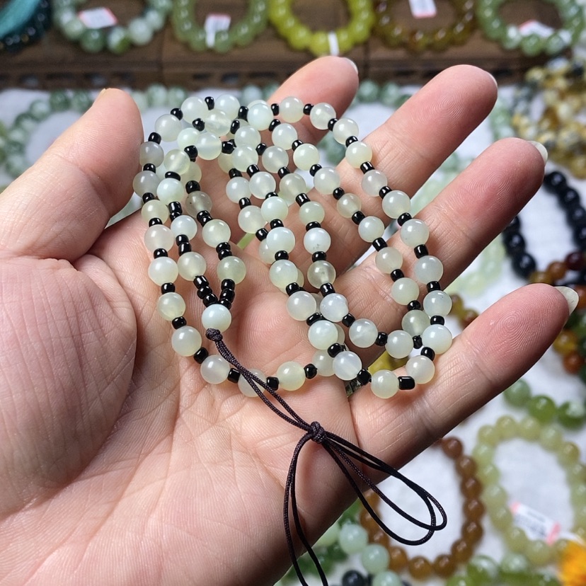 【闪购商品】蛇纹石玉手串未镶嵌卡6