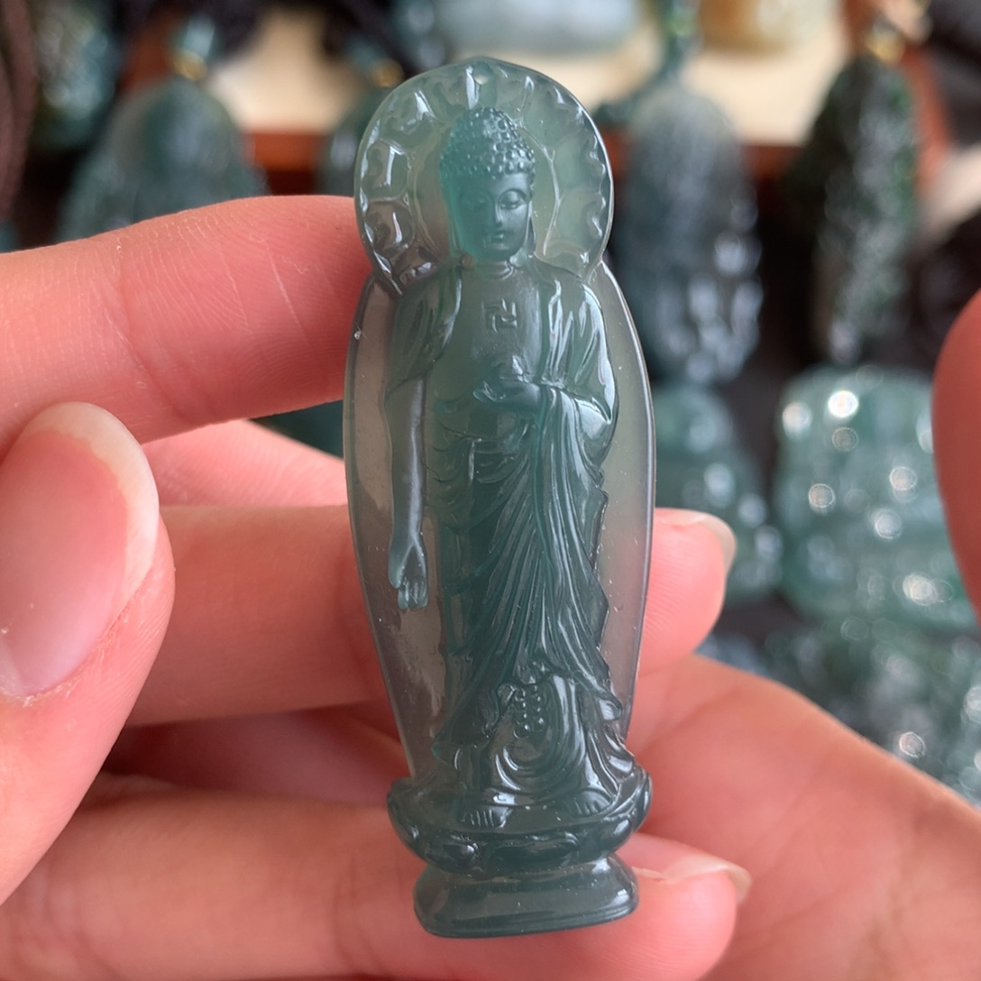 翡翠未镶嵌颈饰佛