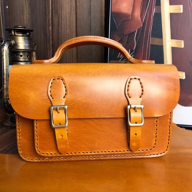 【金古道】头层牛皮英伦风剑桥包女士斜挎手提包YP16798