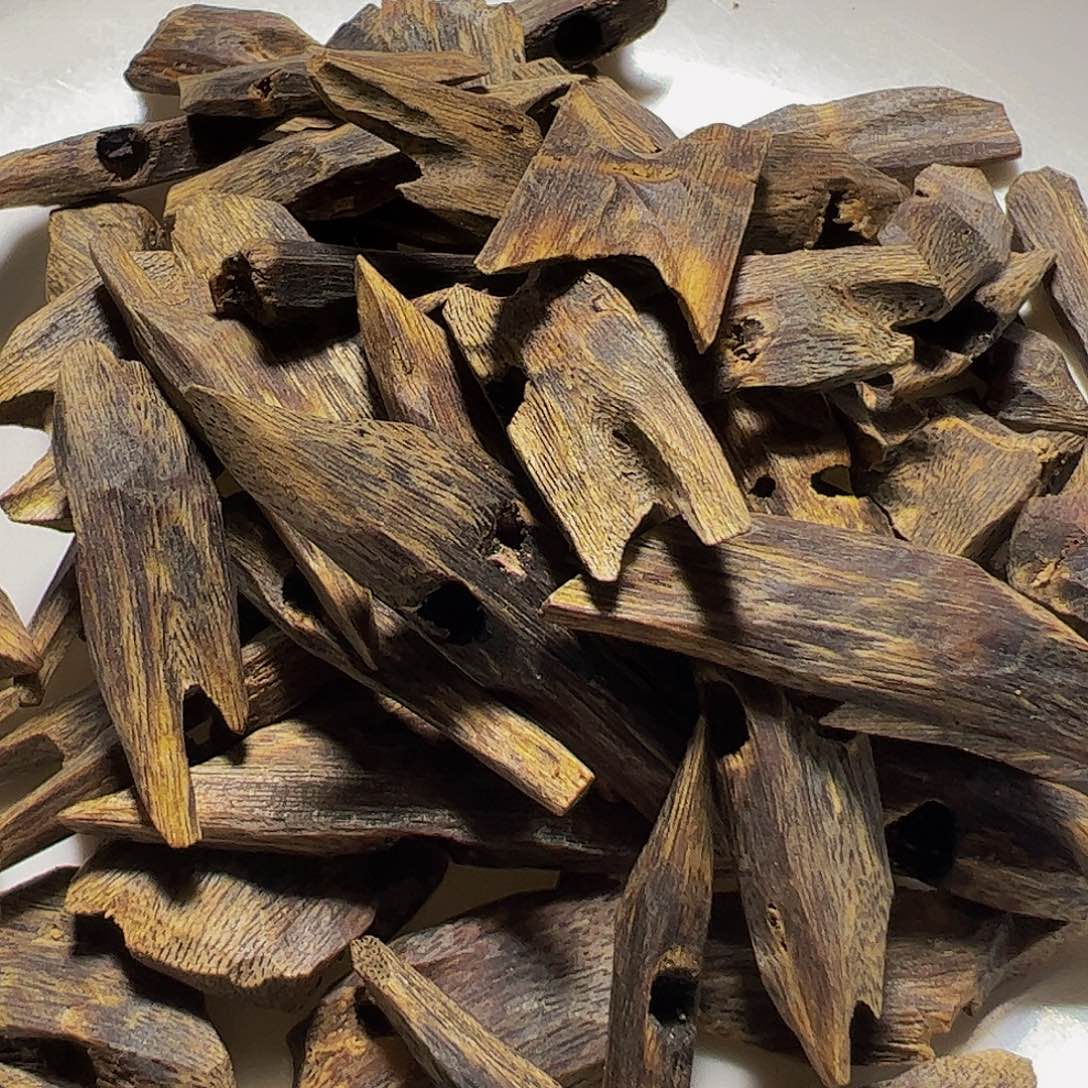 陌***。树脂制品绿棋楠乌身圆叶块料91克