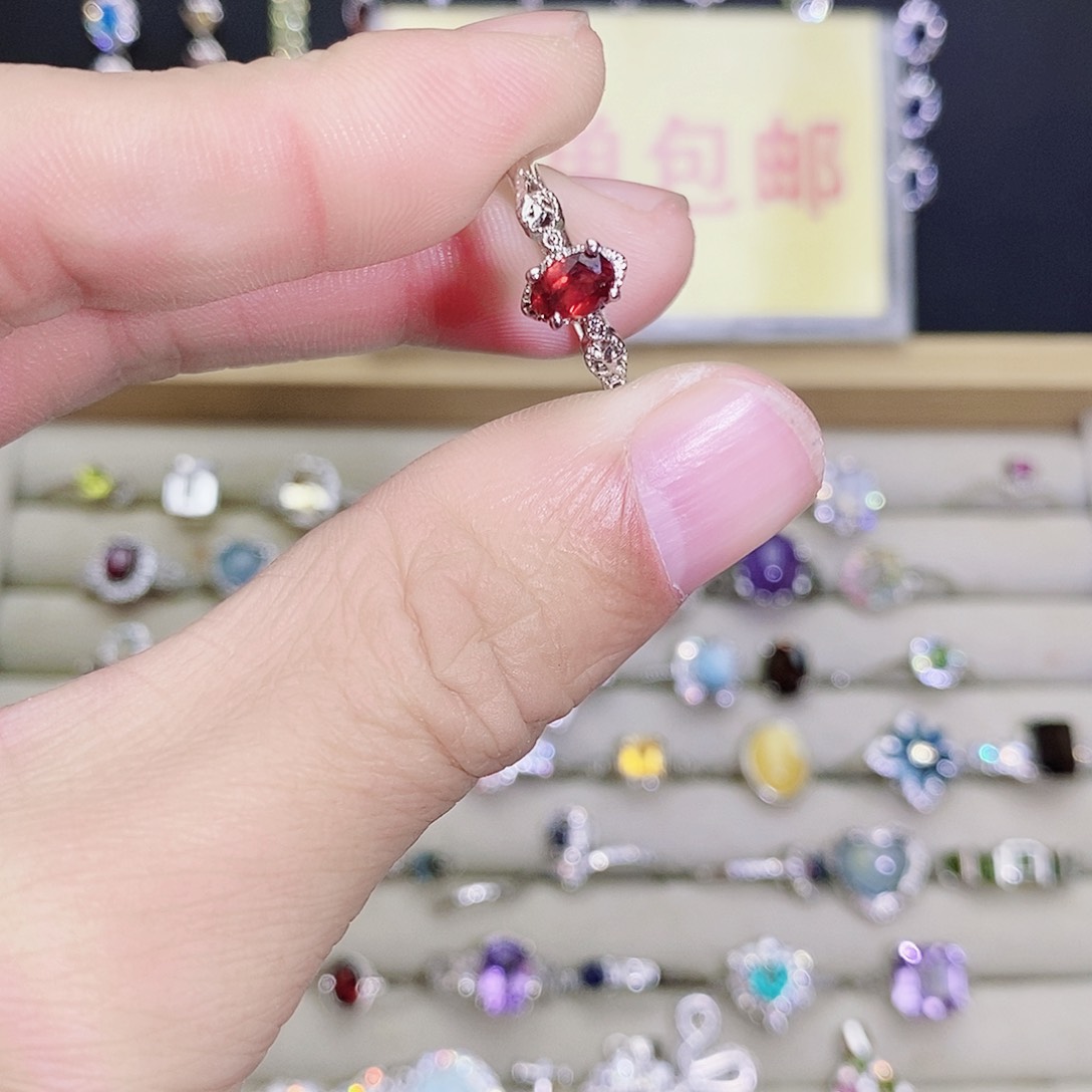 未镶嵌戒指石榴石