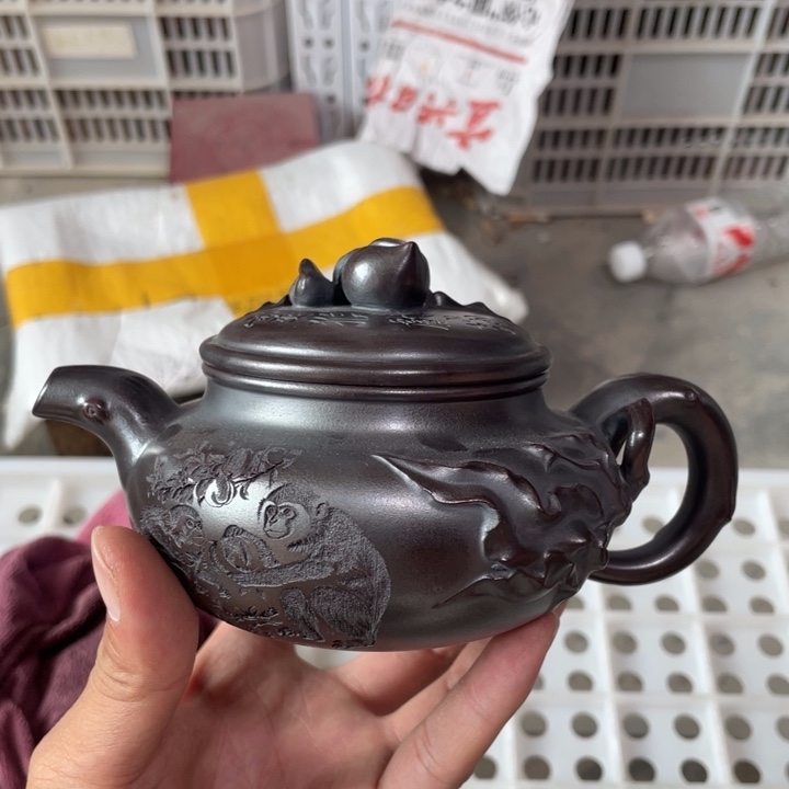 茶壶紫砂老厂紫砂壶一件。