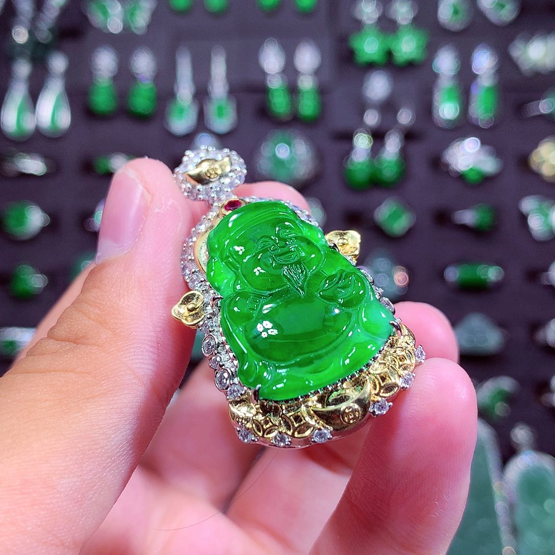 颈饰未镶嵌翡翠天然