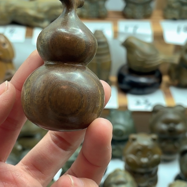 做***）木绿檀木葫芦把件摆件