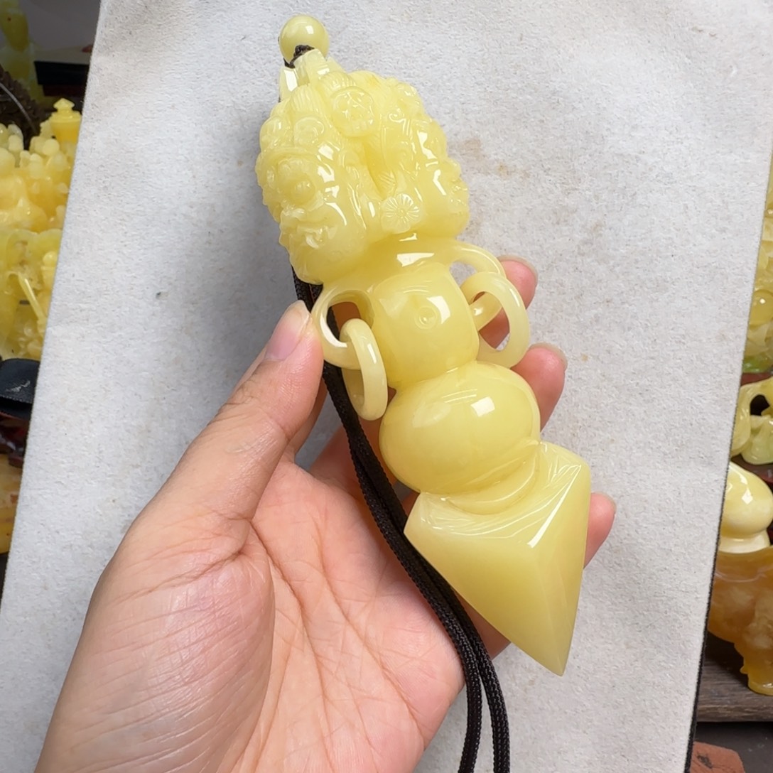 蜜蜡未镶嵌珠宝奇石