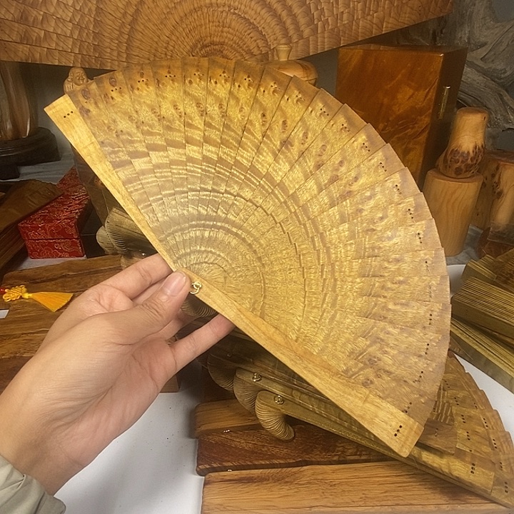 楠木不摸落寞联系我了