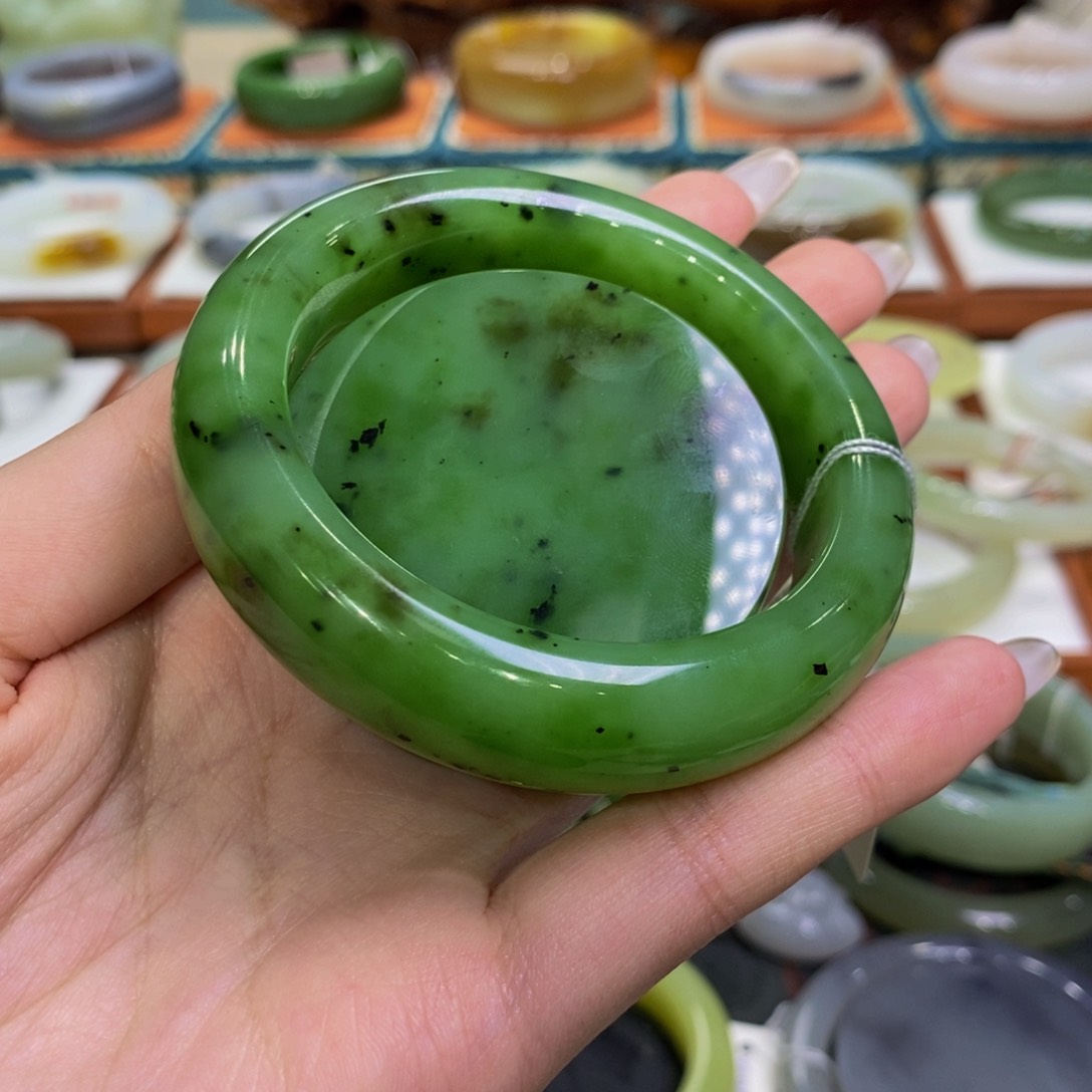 和田玉手镯未镶嵌乌兰海猕猴桃一套54➕