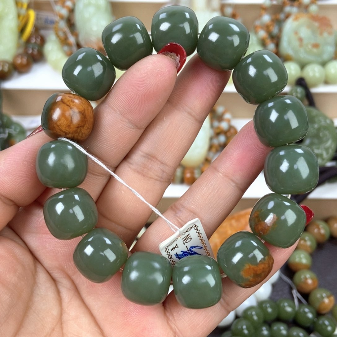 透闪石质玉手串未镶嵌