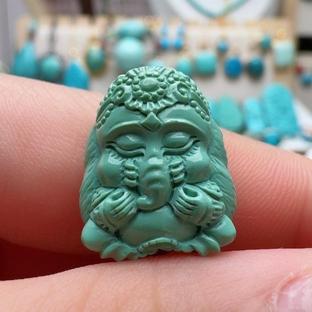 绿松石配饰未镶嵌