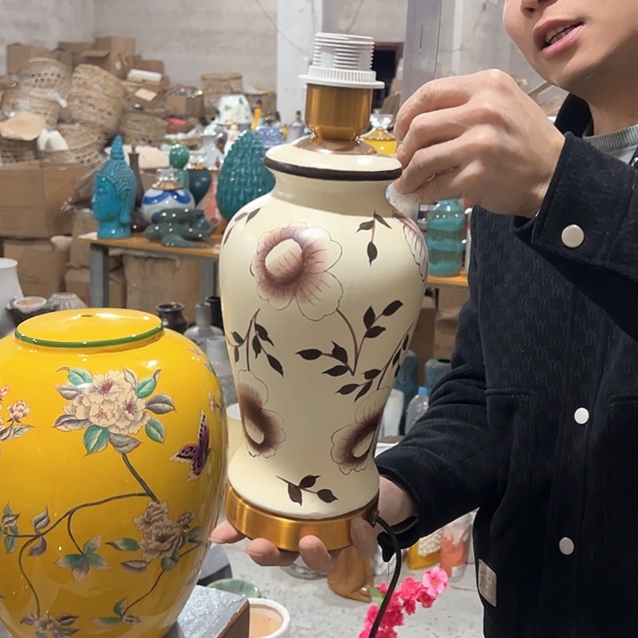 瓶高度36厘米宽度15厘米微瑕捡漏灯柱