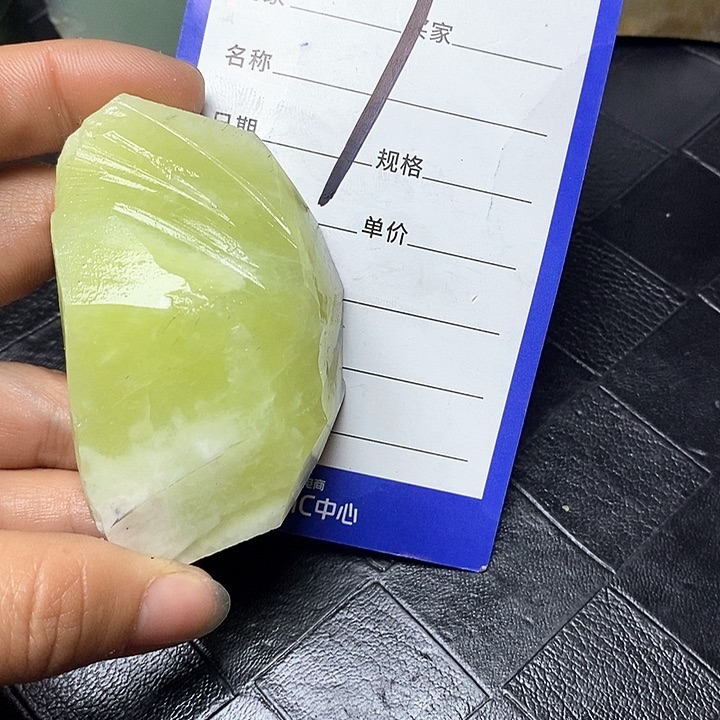 和田玉毛料未镶嵌