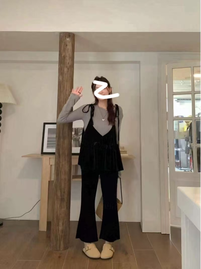 大码女秋季新款2025时尚韩气质丝绒吊带上衣显瘦九分喇叭裤三件套