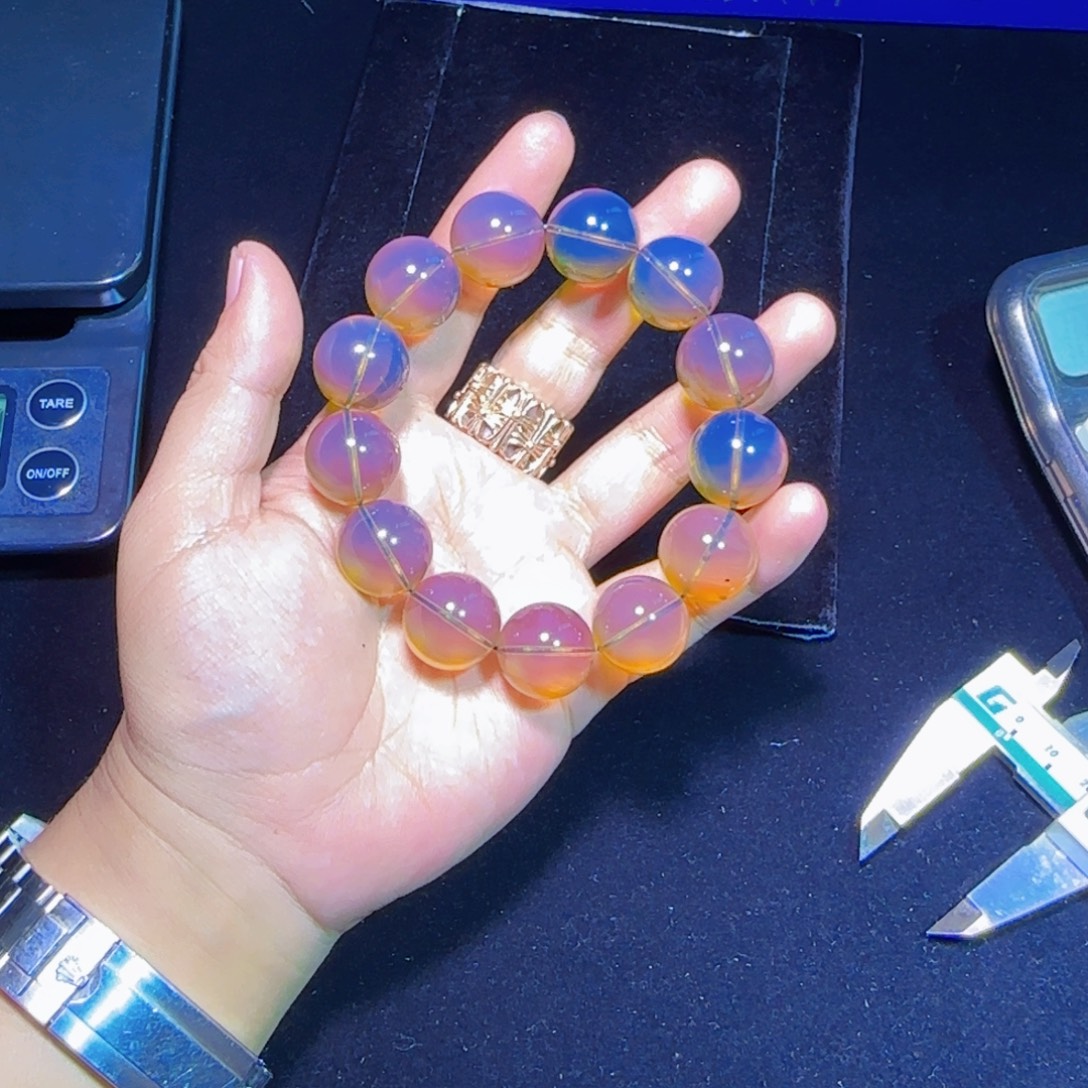 未镶嵌琥珀裸石琥珀