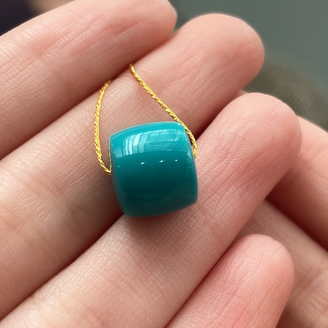 绿松石未镶嵌颈饰