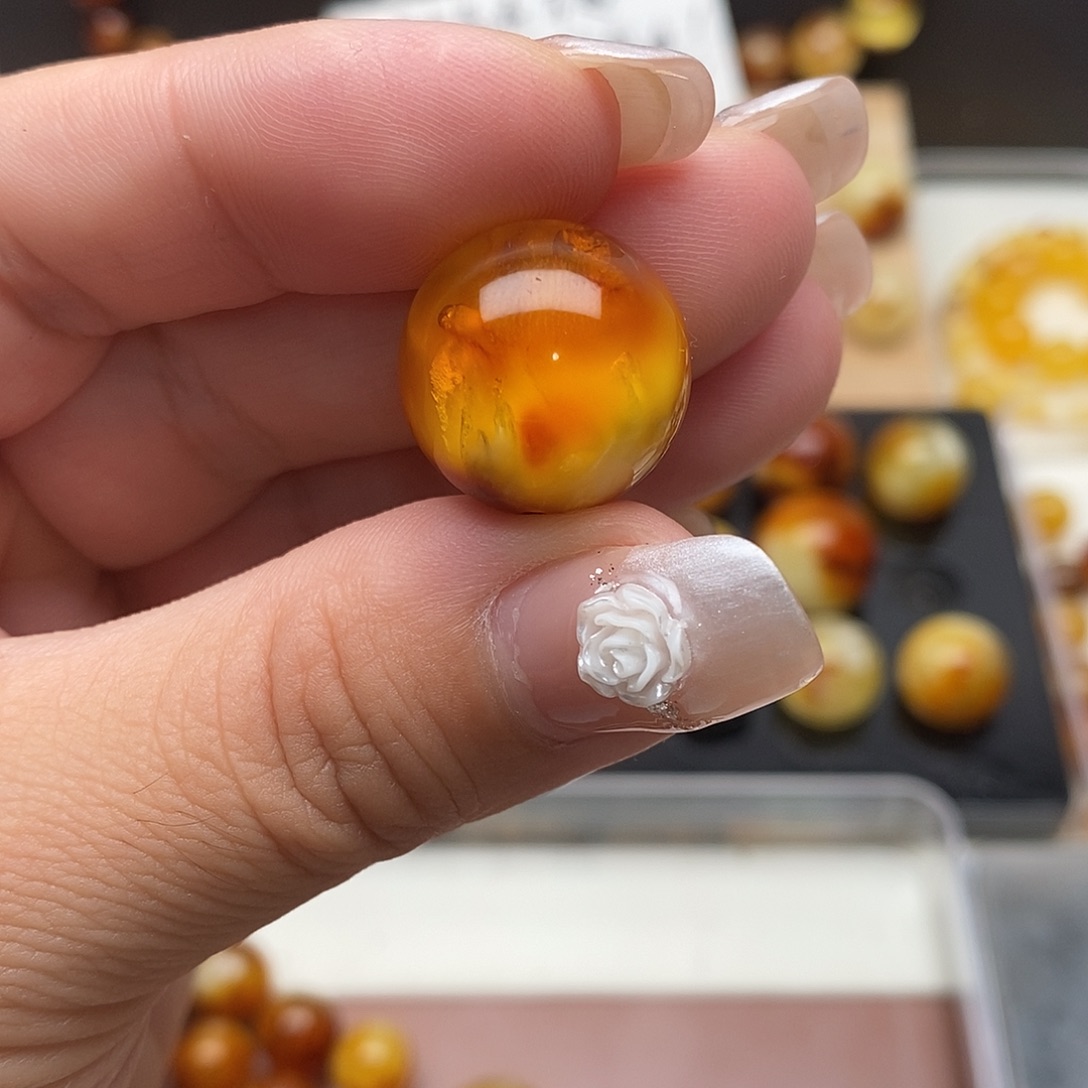 打***样裸石虫珀未镶嵌蜜蜡