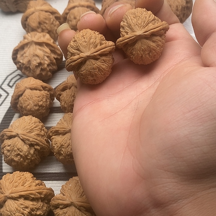 興***文玩核桃吊坠白狮子