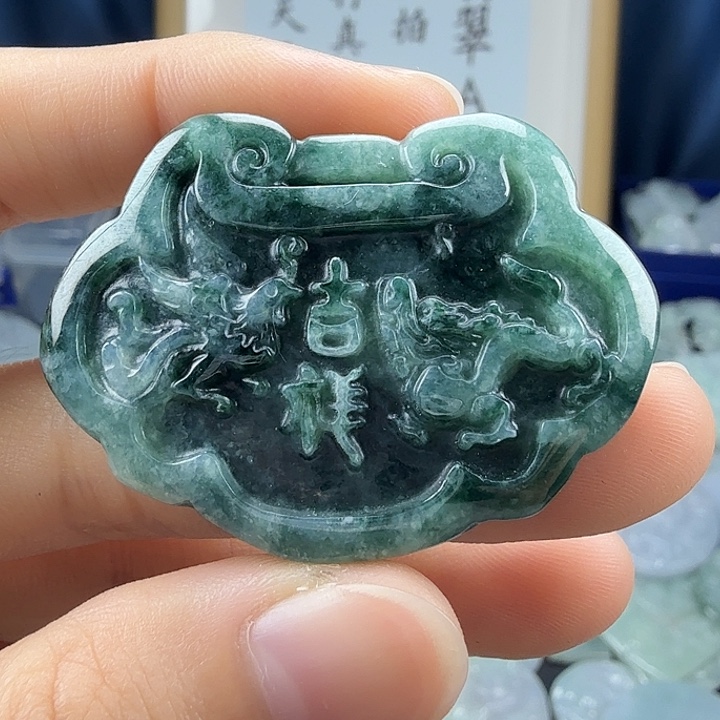 翡翠未镶嵌颈饰翡翠