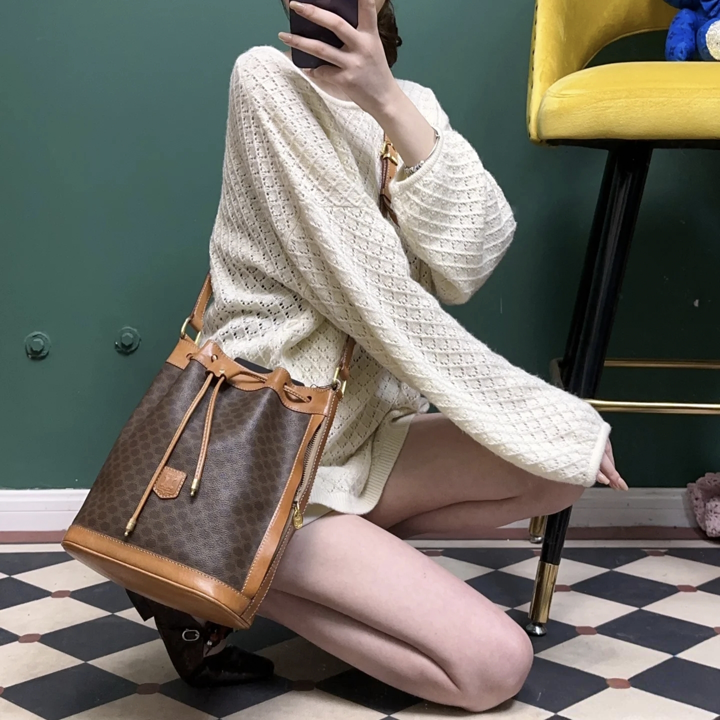 95新 Celine/思琳 暮野/思琳水桶斜挎包/03069