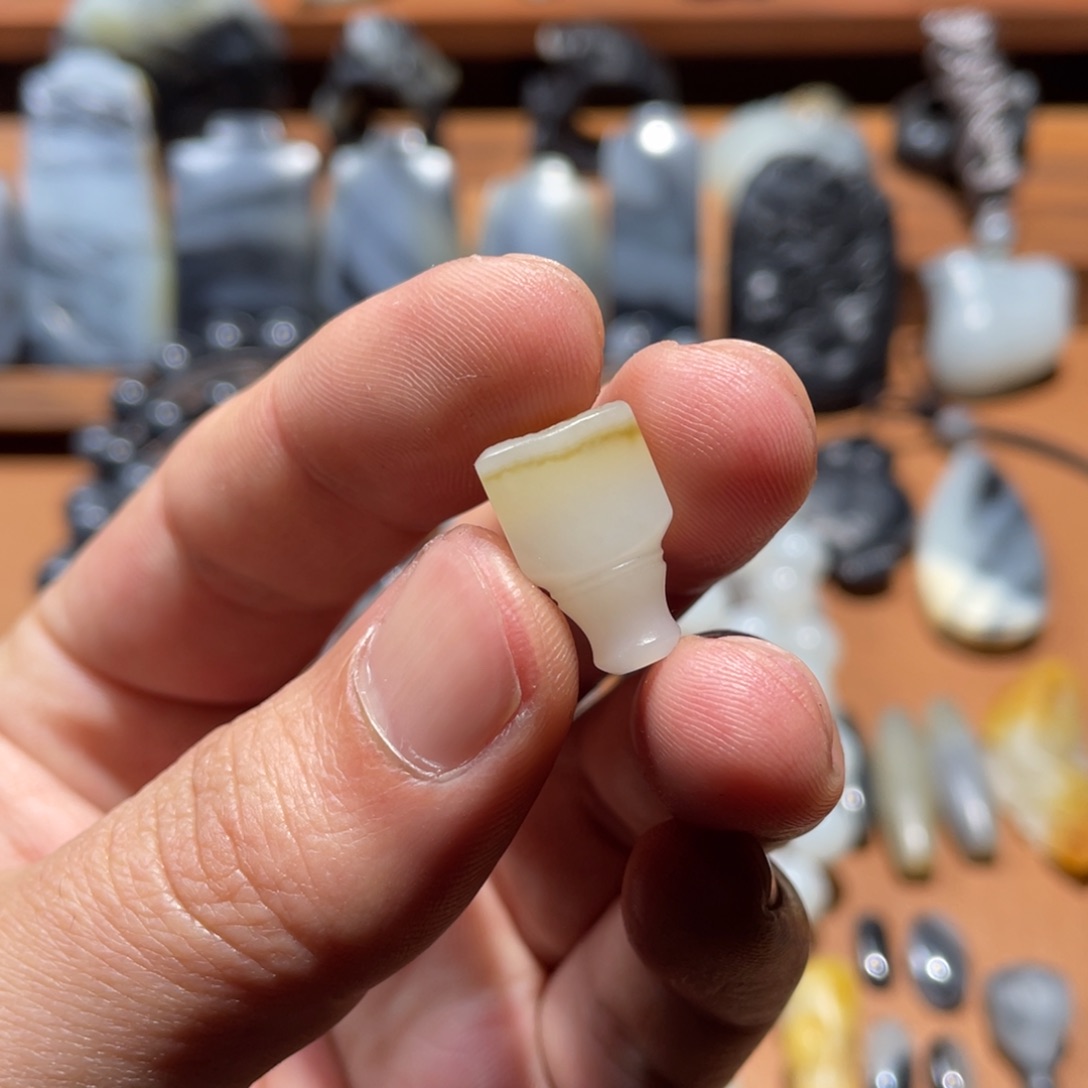 和田玉颈饰未镶嵌