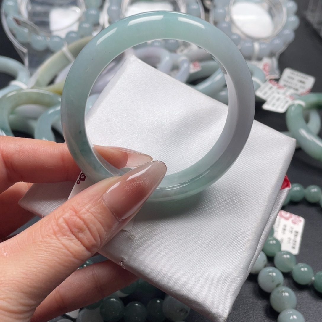 翡翠未镶嵌手镯031