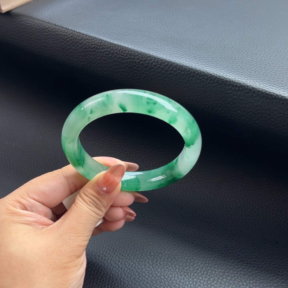 石英质玉未镶嵌手镯61.62