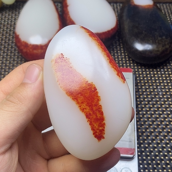 和田玉未镶嵌把件