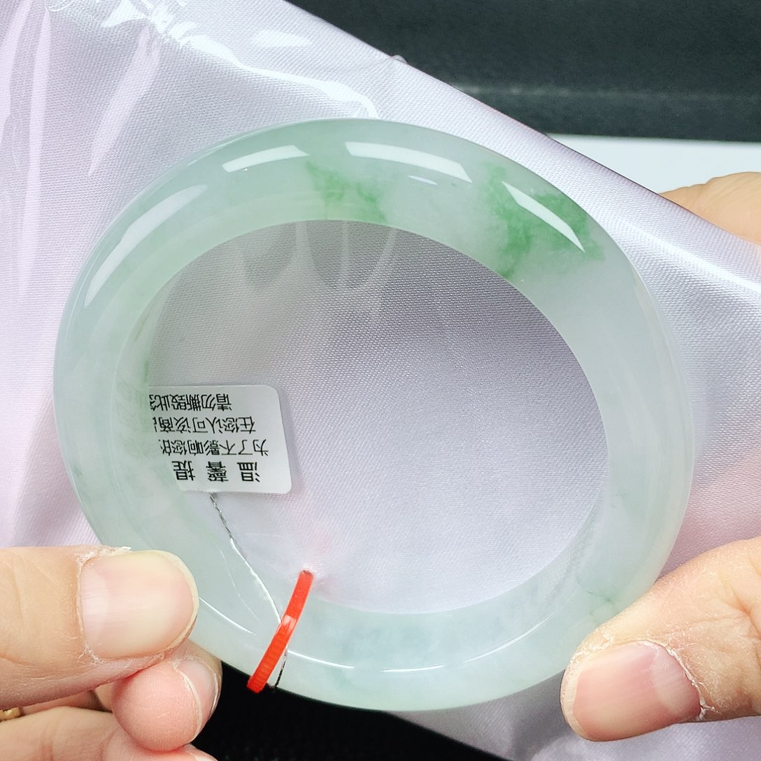 翡翠手镯未镶嵌57圈