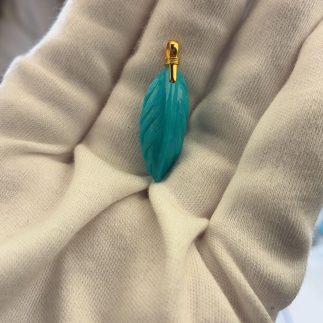 绿松石18K金镶嵌挂件