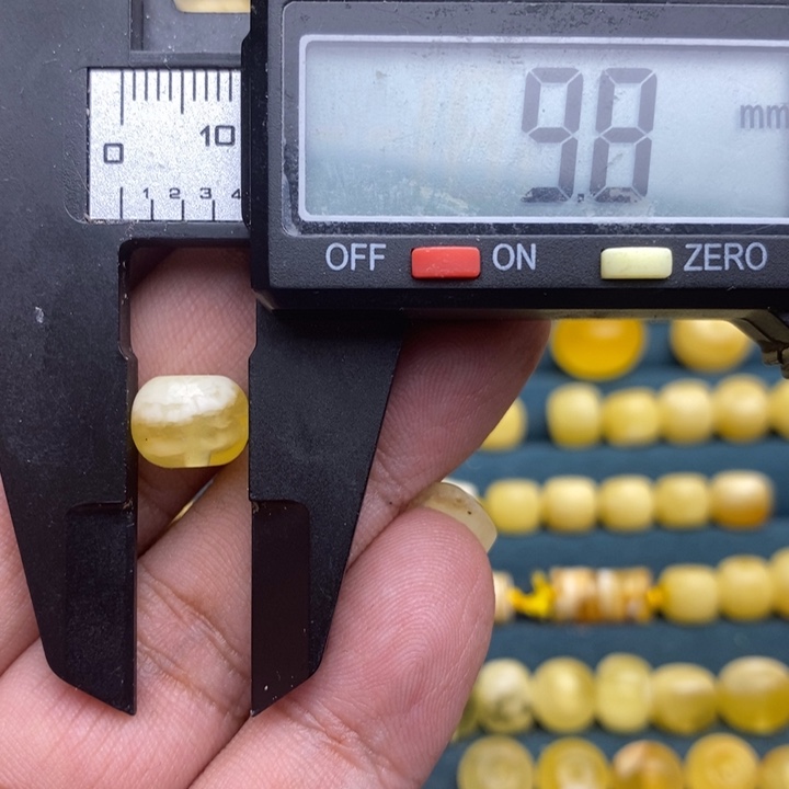琥珀未镶嵌裸石32号9.8*7.7喇叭口