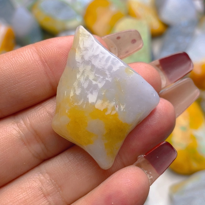 翡翠挂件未镶嵌翡翠