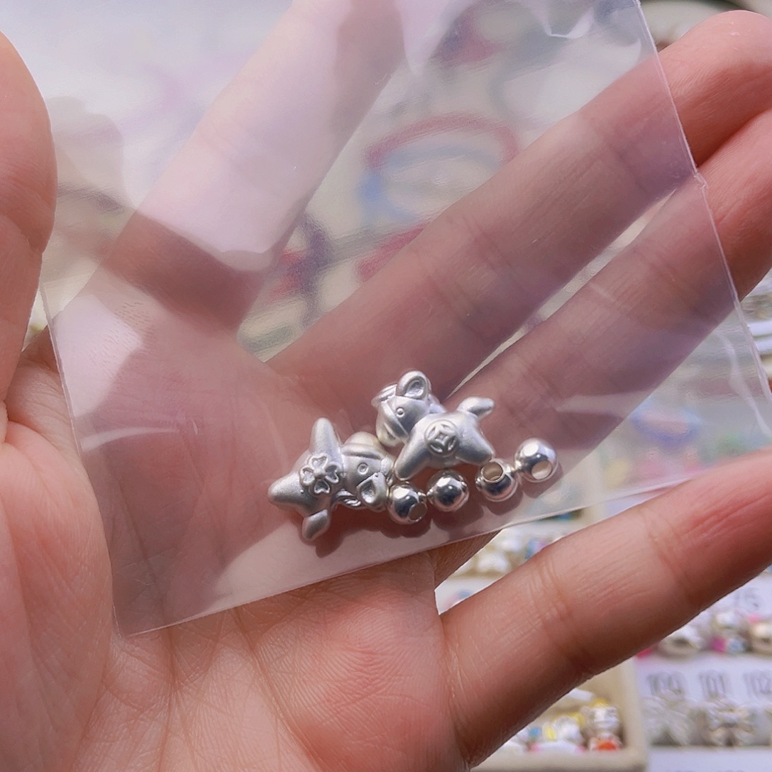 足银皮质红绳小马手绳