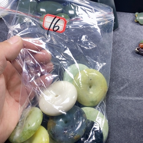 未镶嵌蛇纹石玉手链