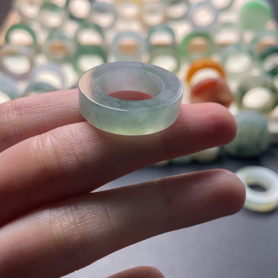 定制翡翠未镶嵌圈口