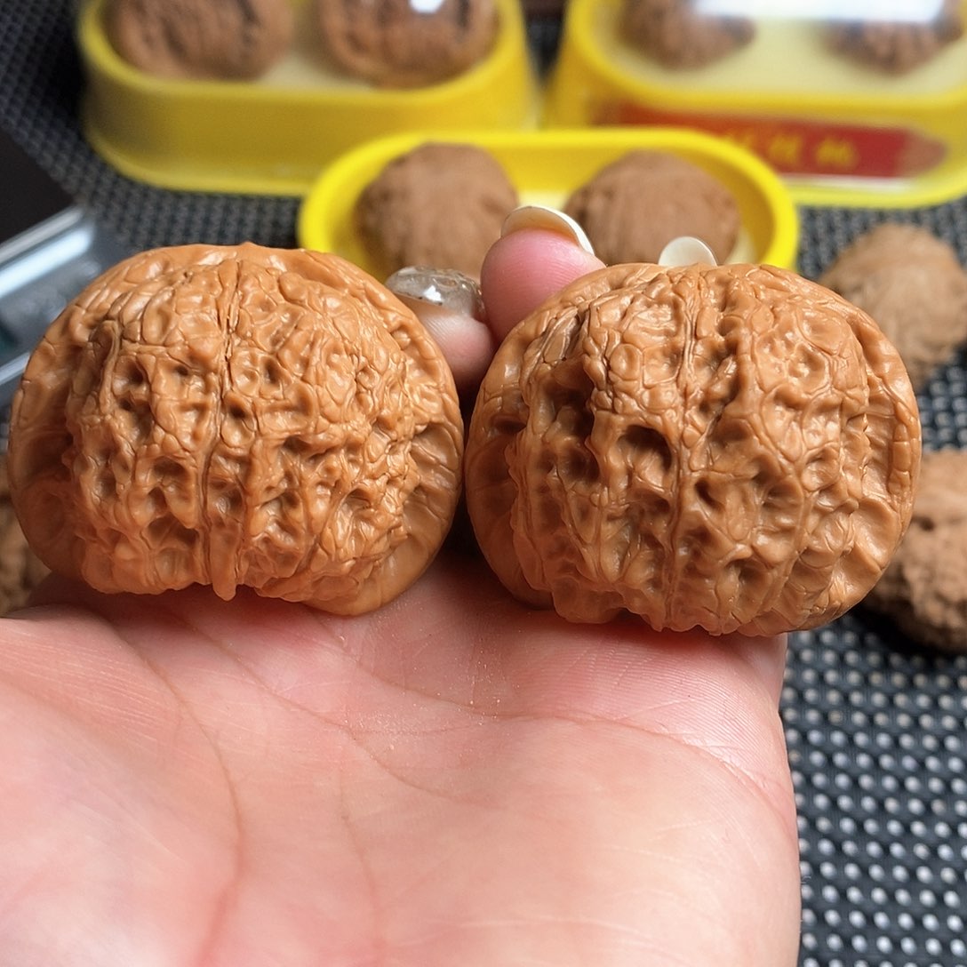 文玩核桃把件45尺血麒麟精修