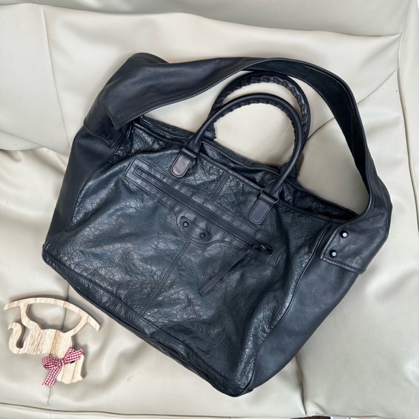 95新 Balenciaga/巴黎世家 蓝黑色油腊皮机车hobo单肩包