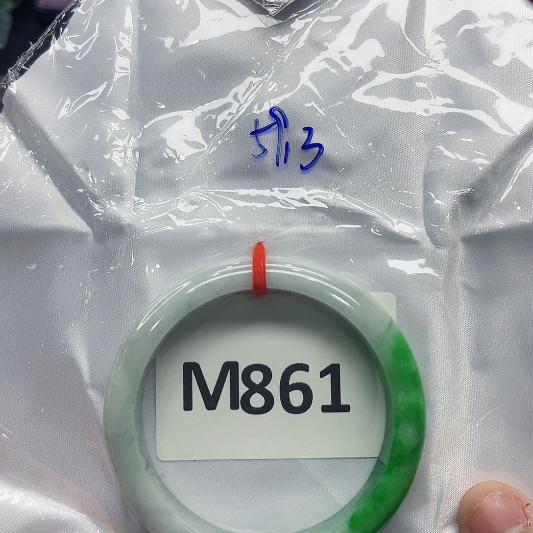 翡翠手镯未镶嵌多样性