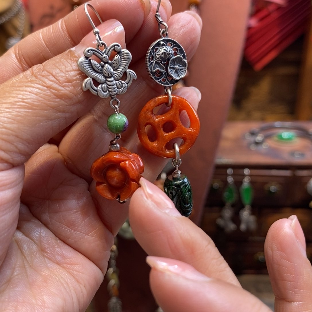 翡翠吊坠(赠链)未镶嵌