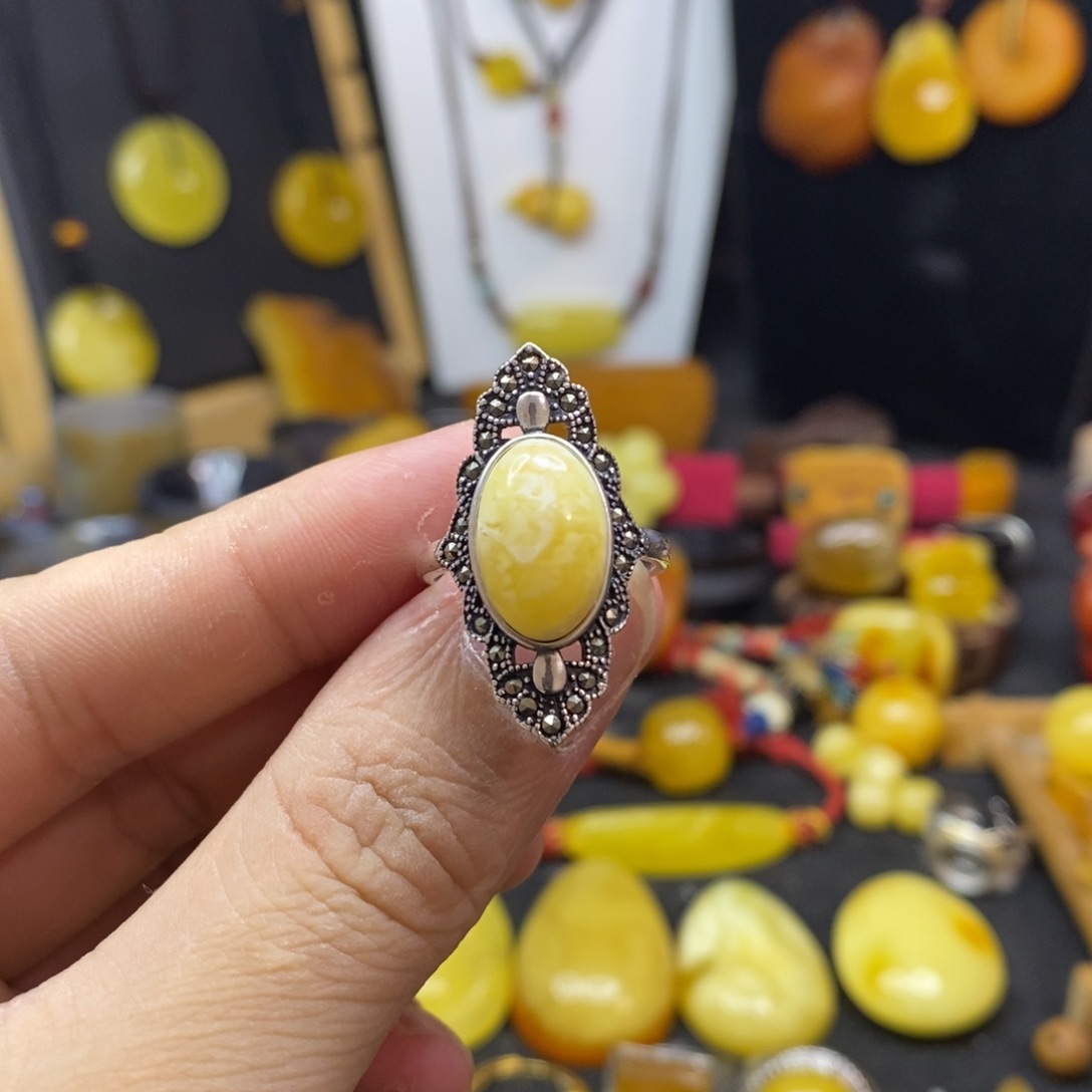 蜜蜡戒指未镶嵌蜜蜡