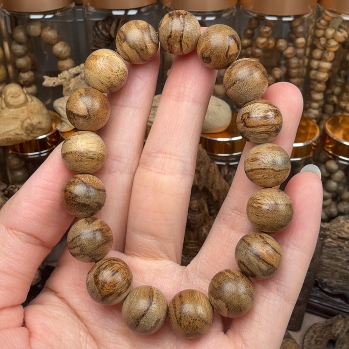 沉香沉香碎屑达拉干沉香1.2的10.7克