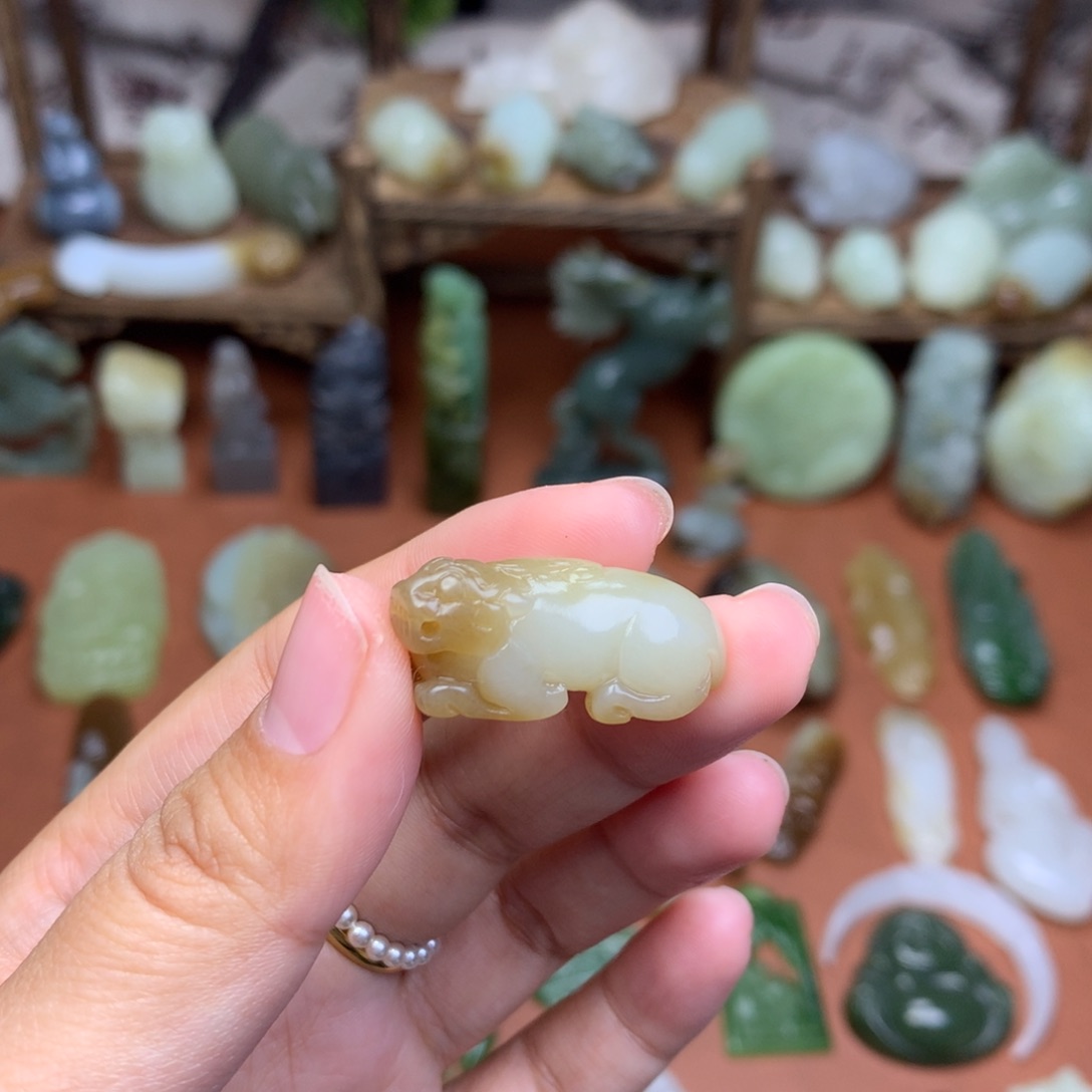 和田玉未镶嵌挂件